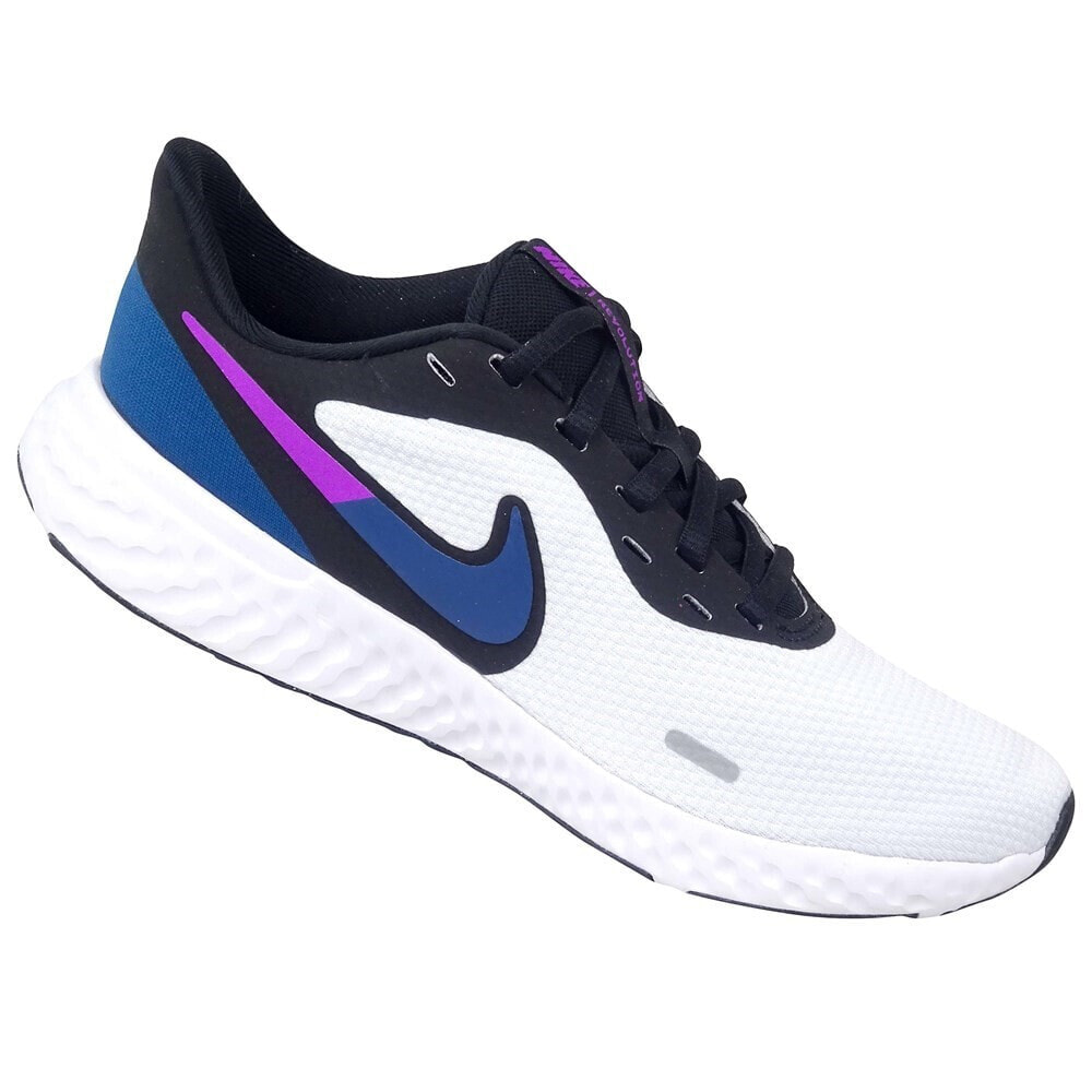 Nike Revolution 5